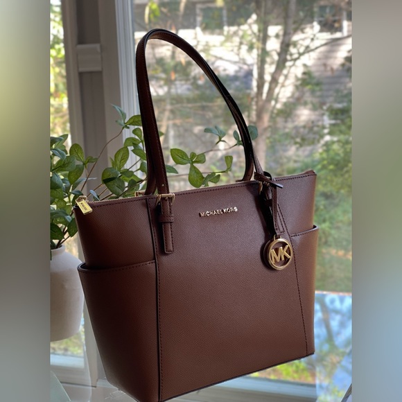 Michael Kors Brown Saffiano Leather Jet Set Top Zip -/Includes original Dust bag - Picture 3 of 15